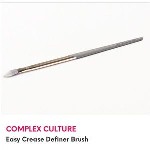 Easy Crease Definer Brush